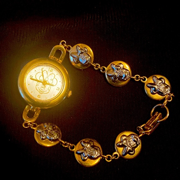 Vintage Mickey Mouse watch - Picture 1 of 3